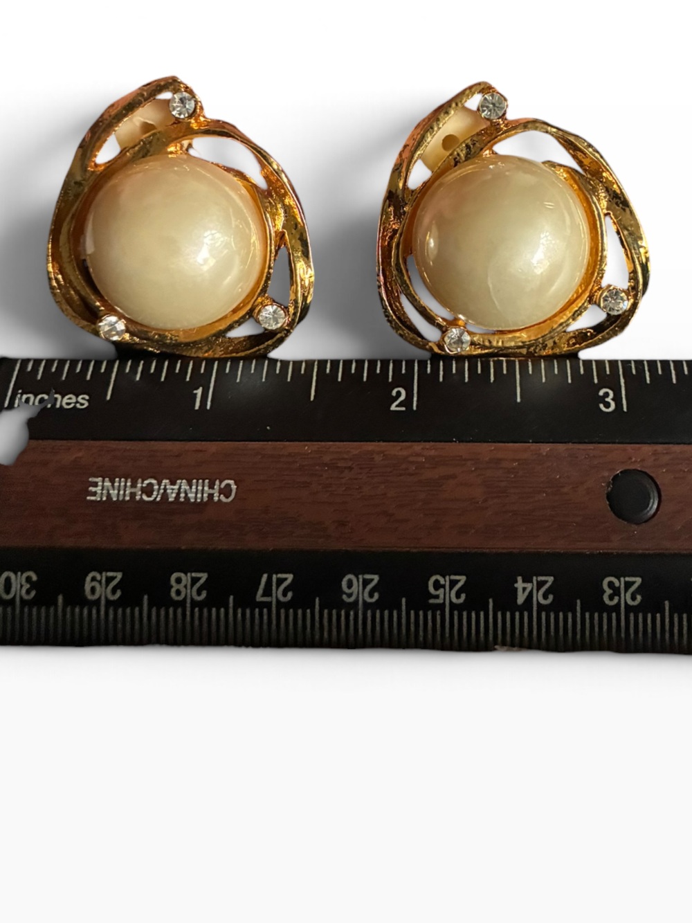 Vintage Gold-Tone Cream Pearl Clip-On Earrings